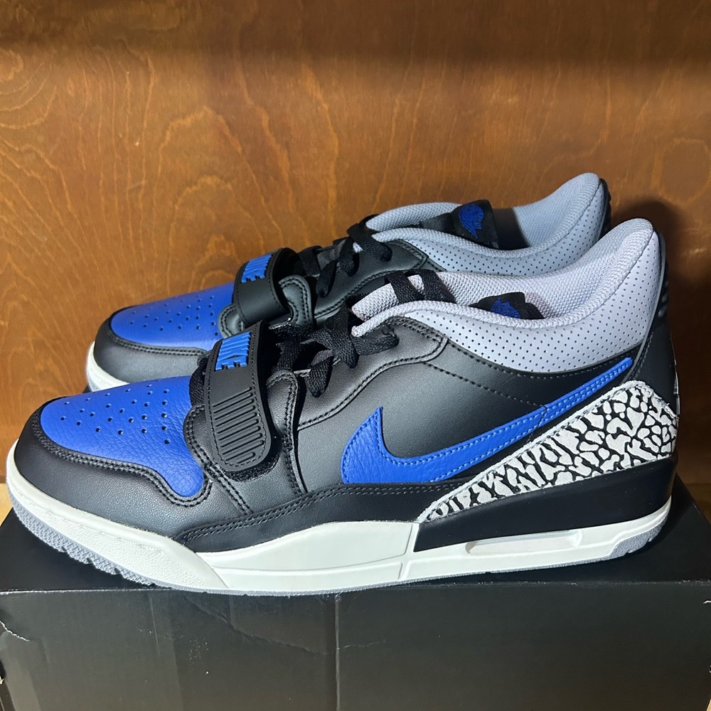Nike Black and Royal Blue Athletic Shoes - Picture 2 of 5